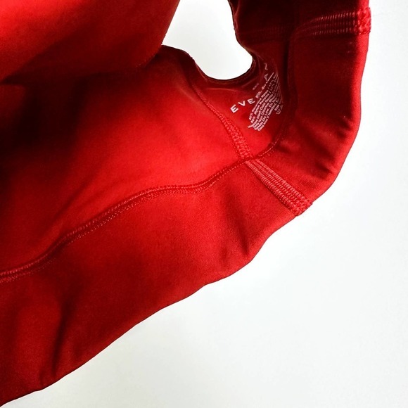 Everlane NWT The Perform Cropped Criss Cross Strap Activewear Top Red Size XXS - Picture 6 of 8